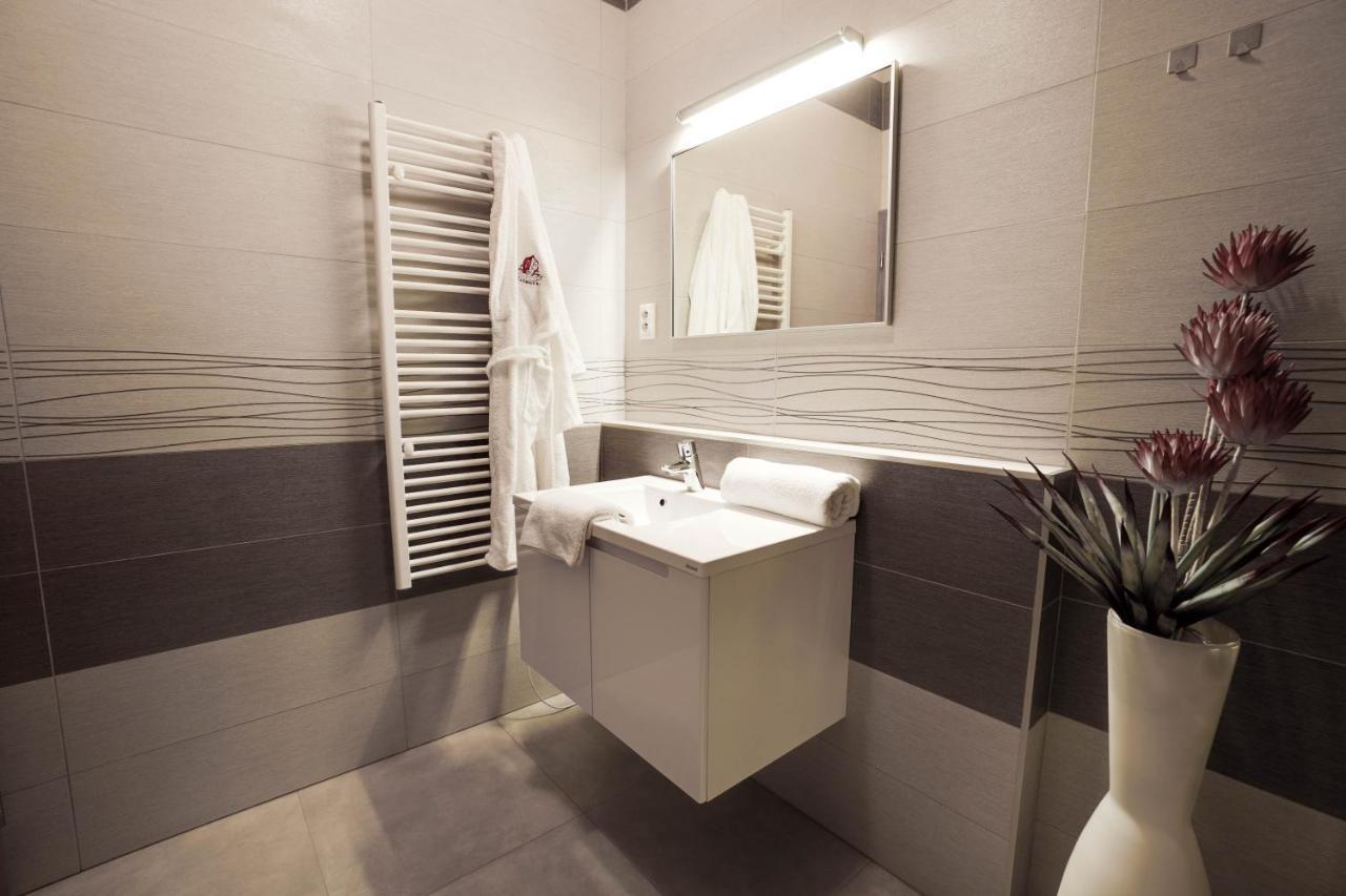 Penzion Hradbova Residence & Spa Кошице Экстерьер фото